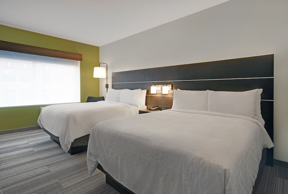 holiday inn express milwaukee downtown an ihg hotel