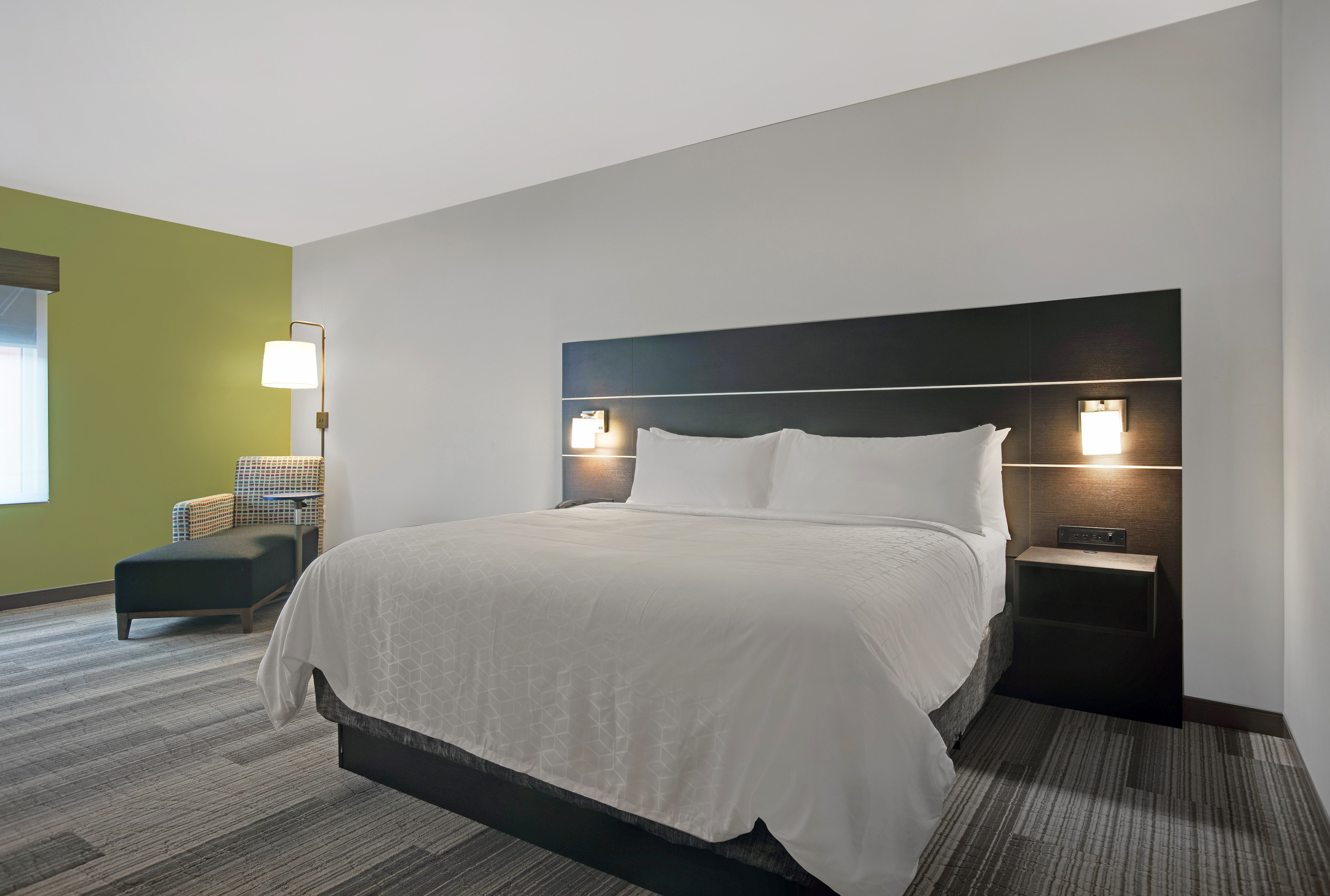 holiday inn express milwaukee downtown an ihg hotel