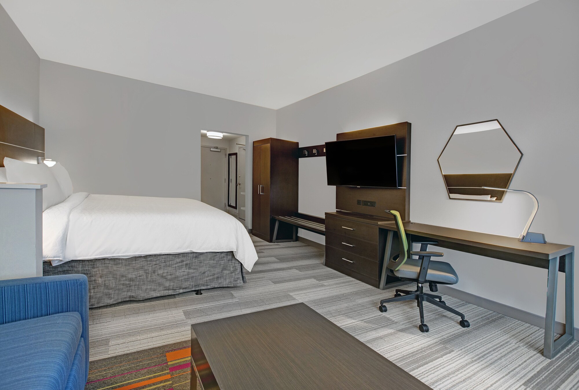 holiday inn express milwaukee downtown an ihg hotel