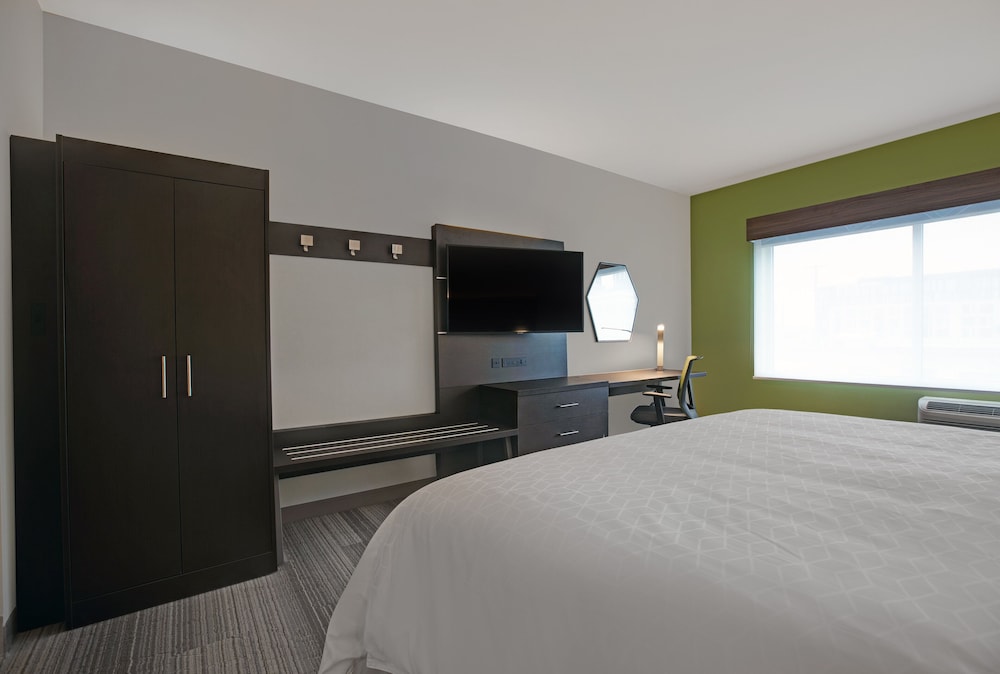 holiday inn express milwaukee downtown an ihg hotel