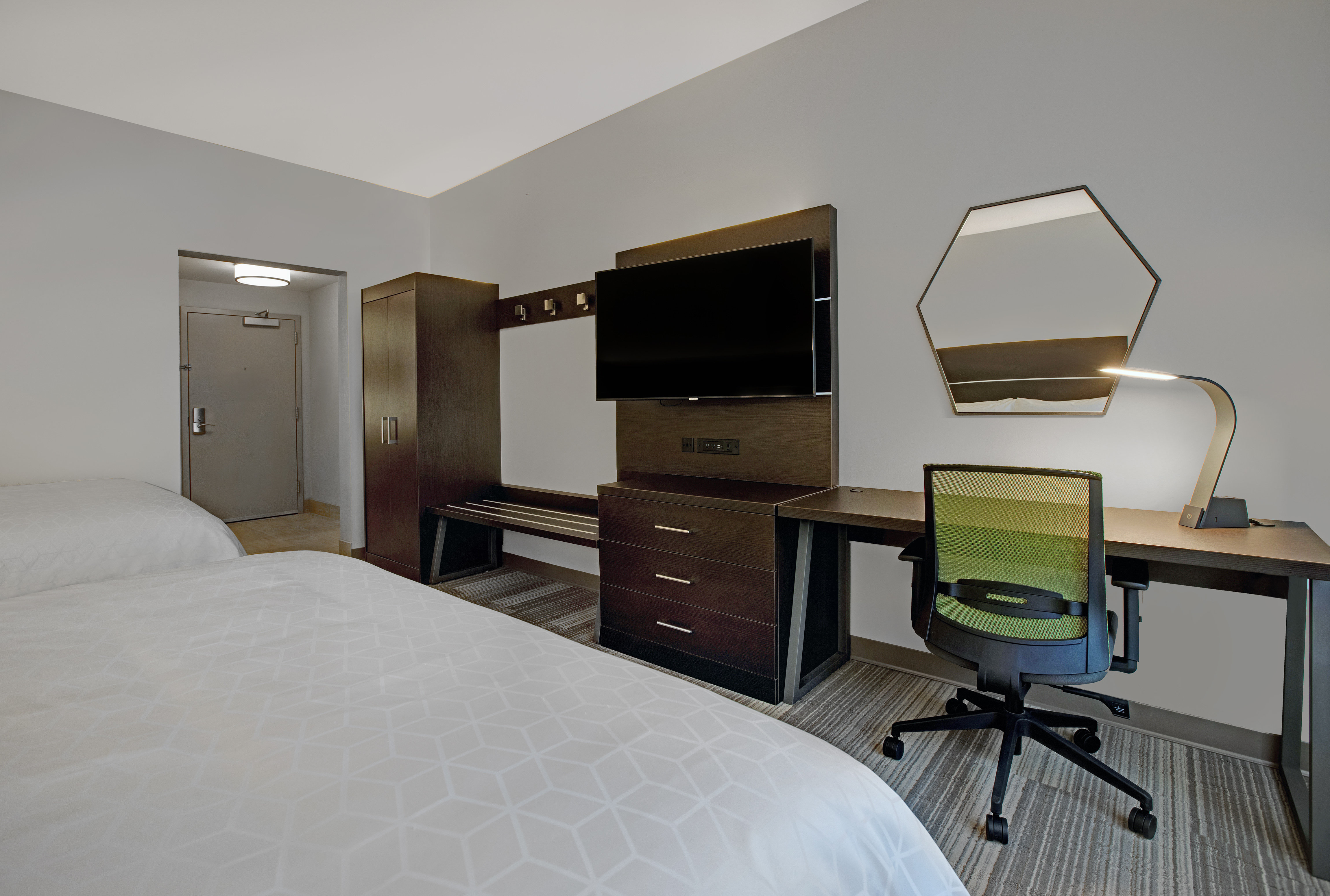 holiday inn express milwaukee downtown an ihg hotel