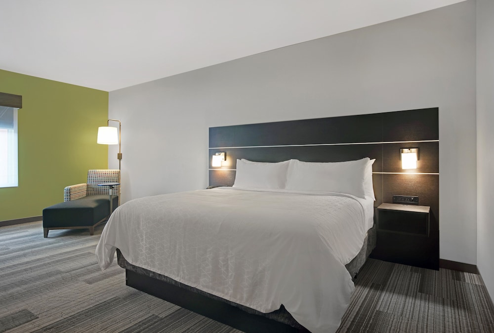 holiday inn express milwaukee downtown an ihg hotel