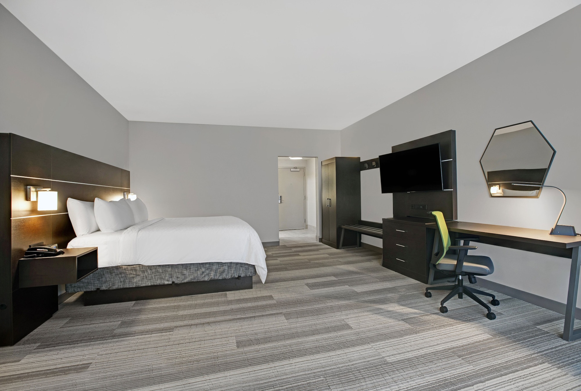 holiday inn express milwaukee downtown an ihg hotel