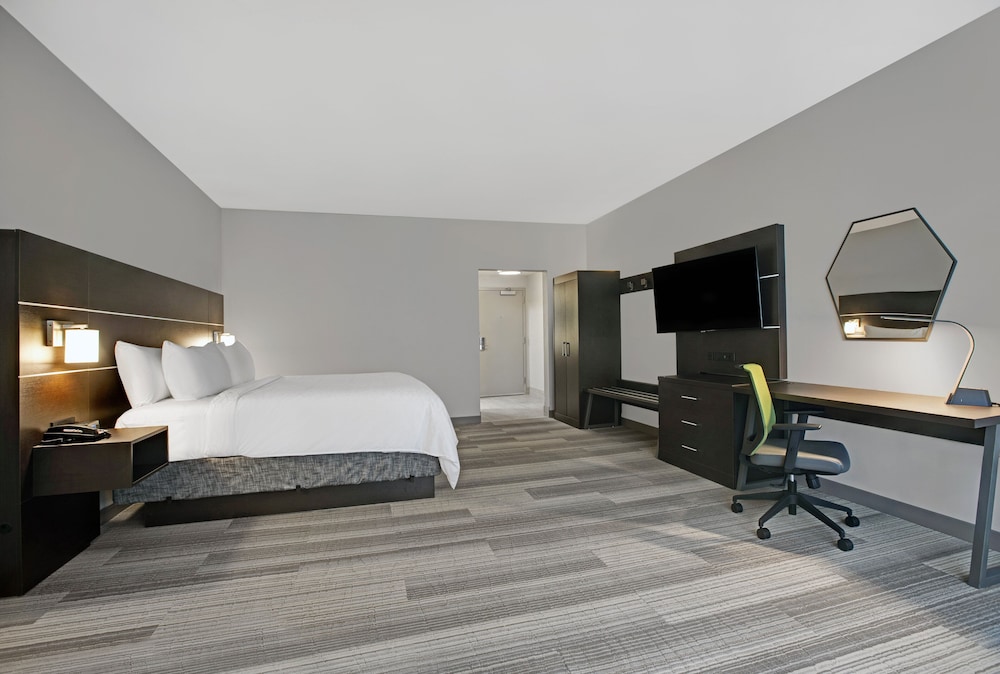 holiday inn express milwaukee downtown an ihg hotel