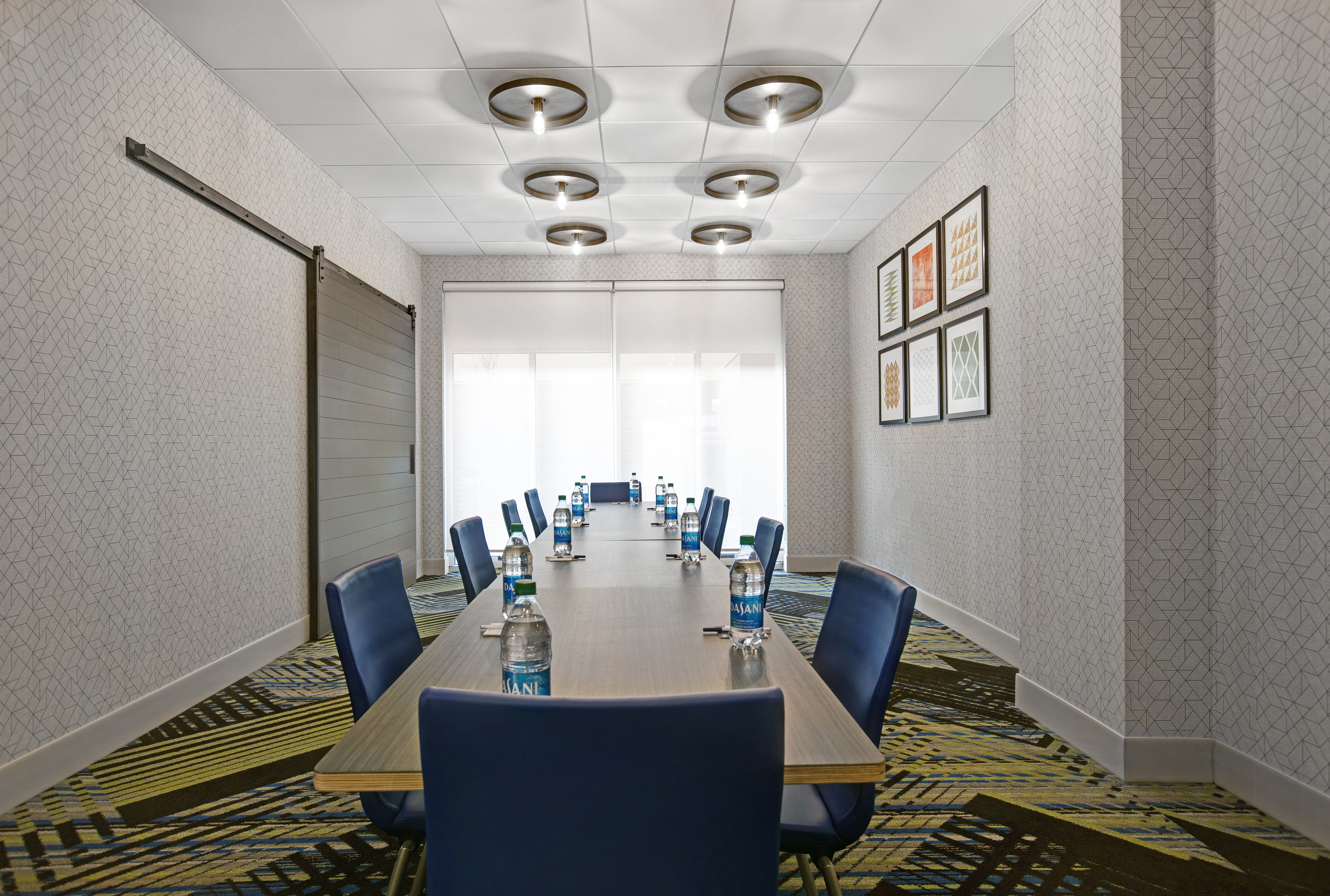 holiday inn express milwaukee downtown an ihg hotel