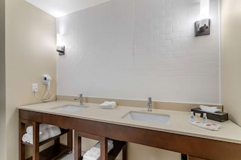 comfort inn and suites waller