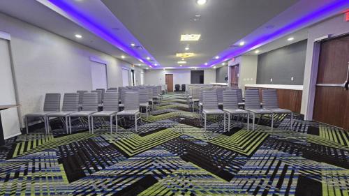 holiday inn express oak grove an ihg hotel