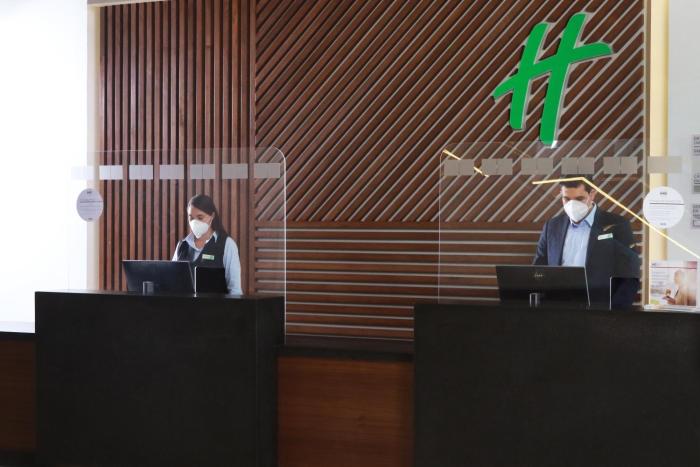 holiday inn and suites puerto vallarta marina and golf