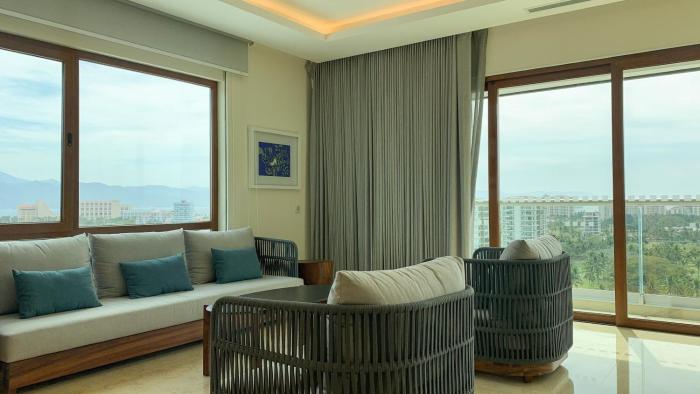 holiday inn and suites puerto vallarta marina and golf