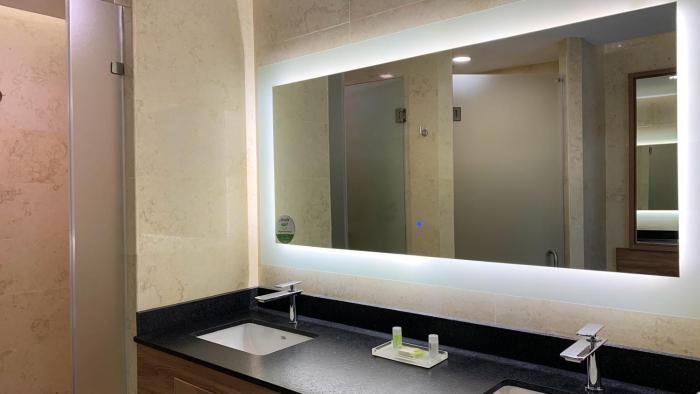 holiday inn and suites puerto vallarta marina and golf