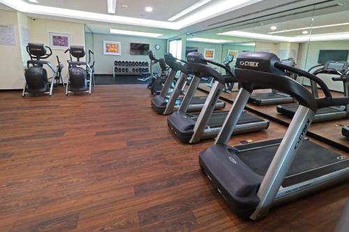 holiday inn and suites puerto vallarta marina and golf
