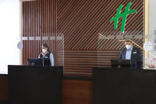 holiday inn and suites puerto vallarta marina and golf