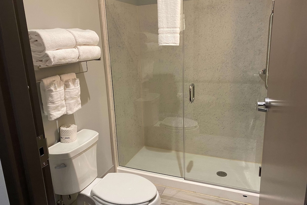 baymont inn and suites by wyndham madison