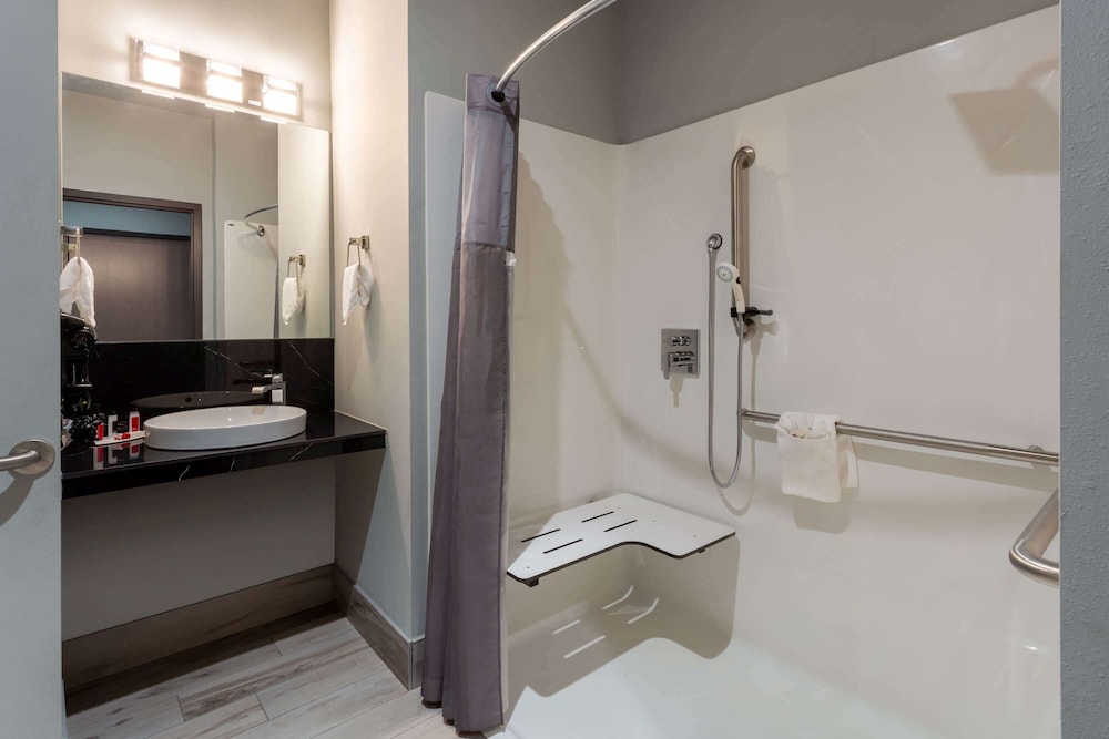 baymont inn and suites by wyndham madison