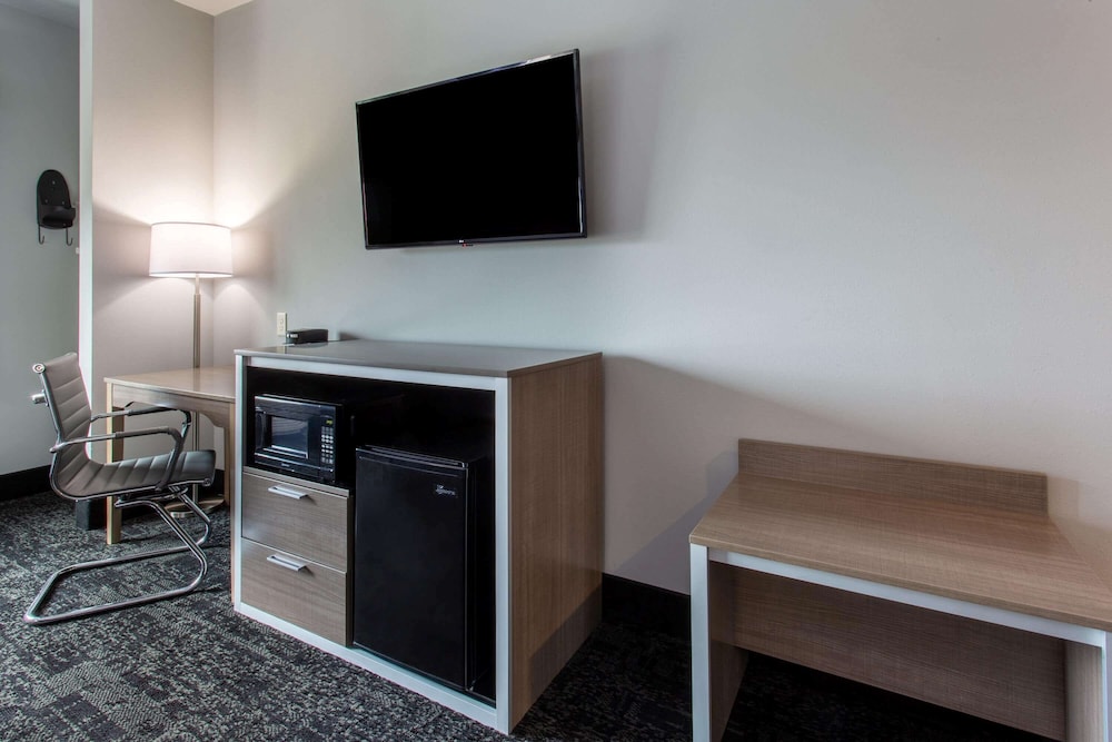 baymont inn and suites by wyndham madison