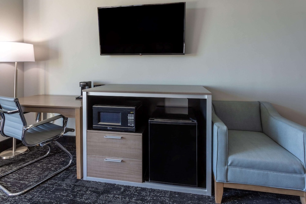 baymont inn and suites by wyndham madison