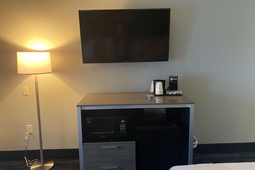 baymont inn and suites by wyndham madison