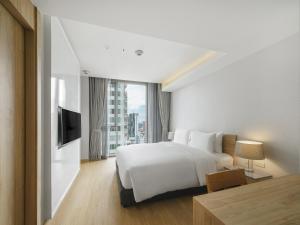 oakwood suites bangkok