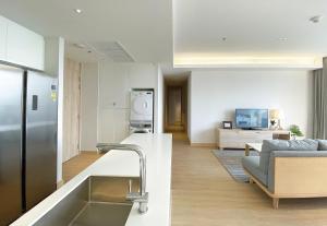 oakwood suites bangkok