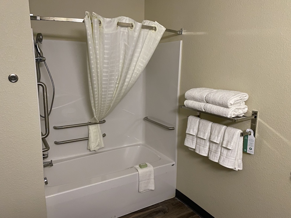 cobblestone inn and suites forest city