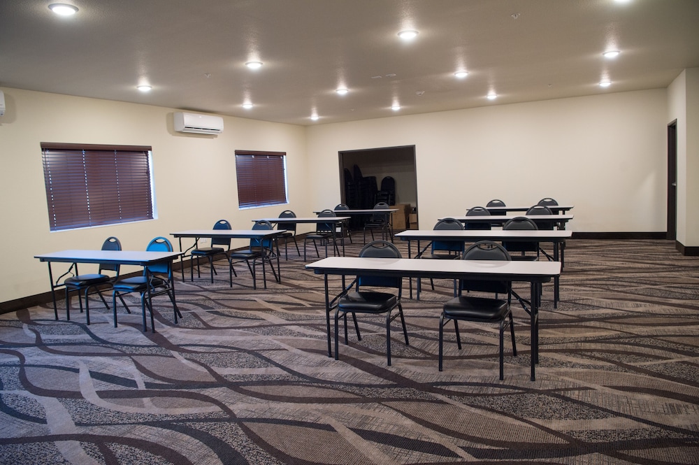 cobblestone inn and suites forest city