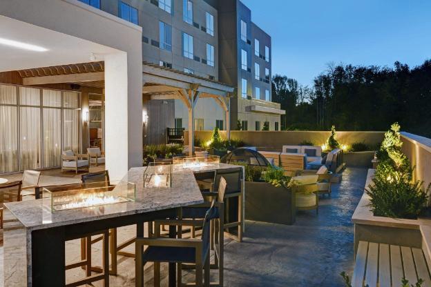 courtyard by marriott hamilton