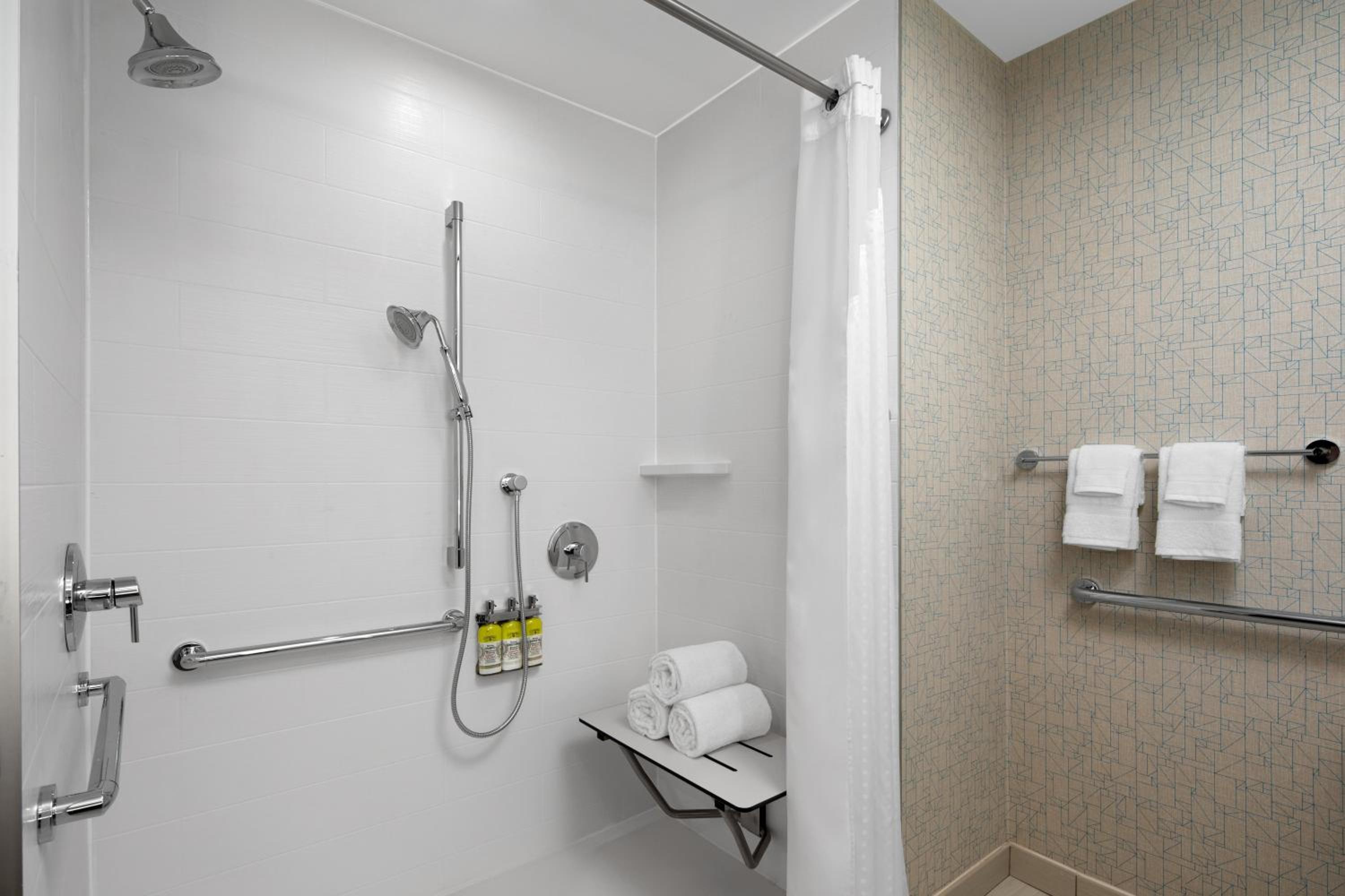 holiday inn express and suites woodside queens nyc