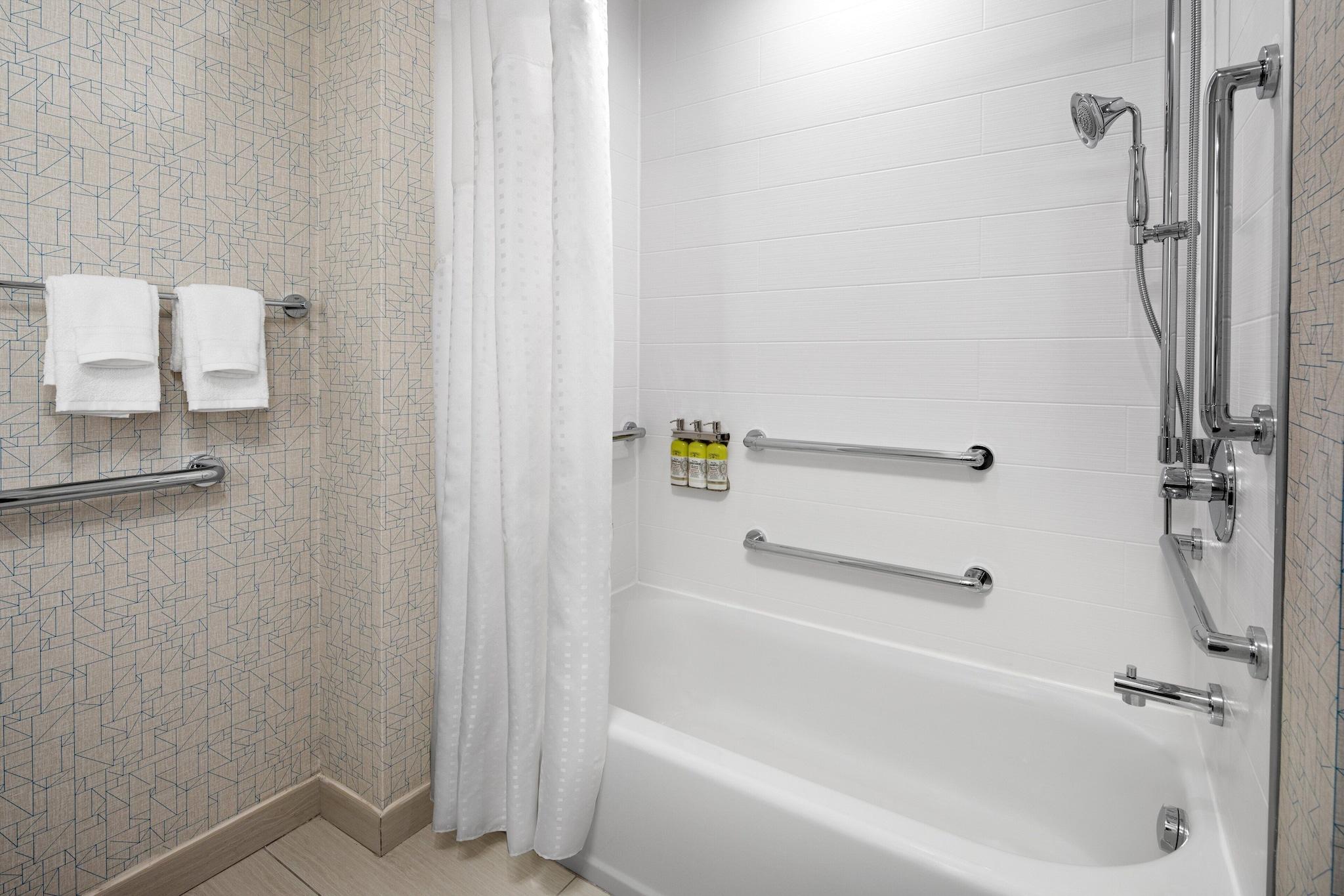holiday inn express and suites woodside queens nyc