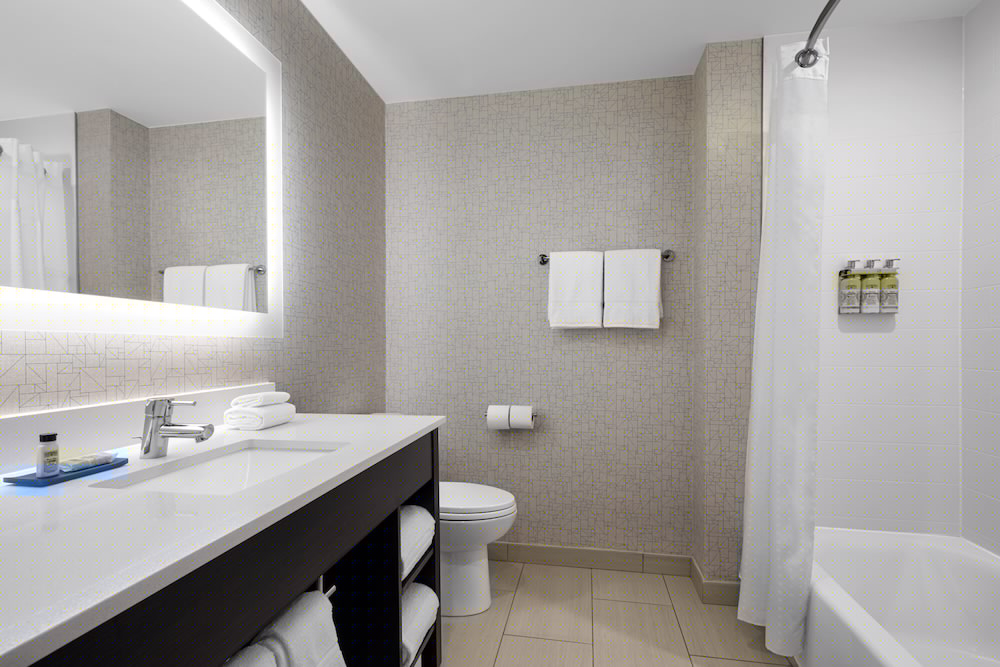 holiday inn express and suites woodside queens nyc
