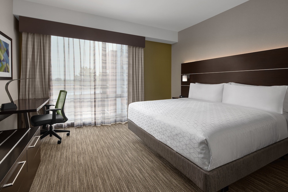 holiday inn express and suites woodside queens nyc