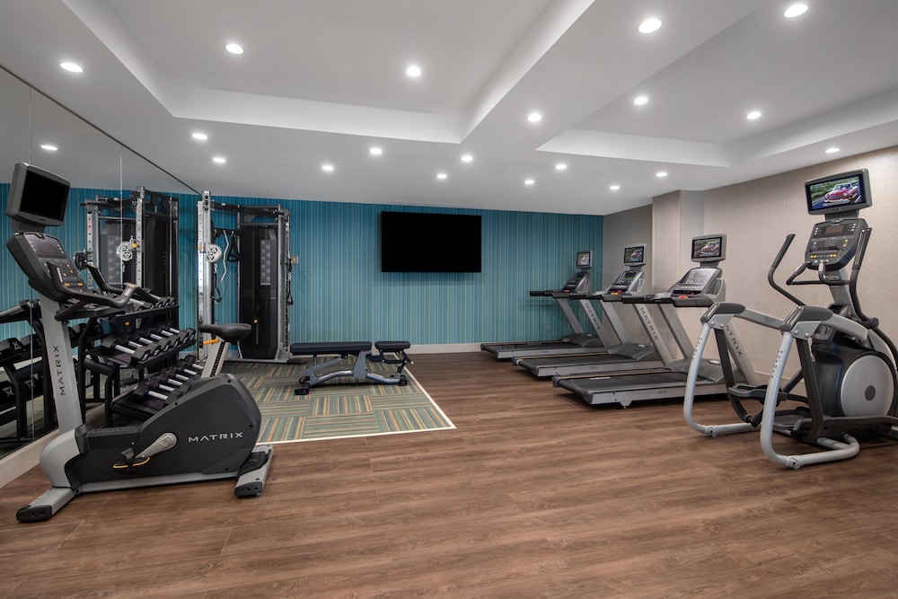 holiday inn express and suites woodside queens nyc