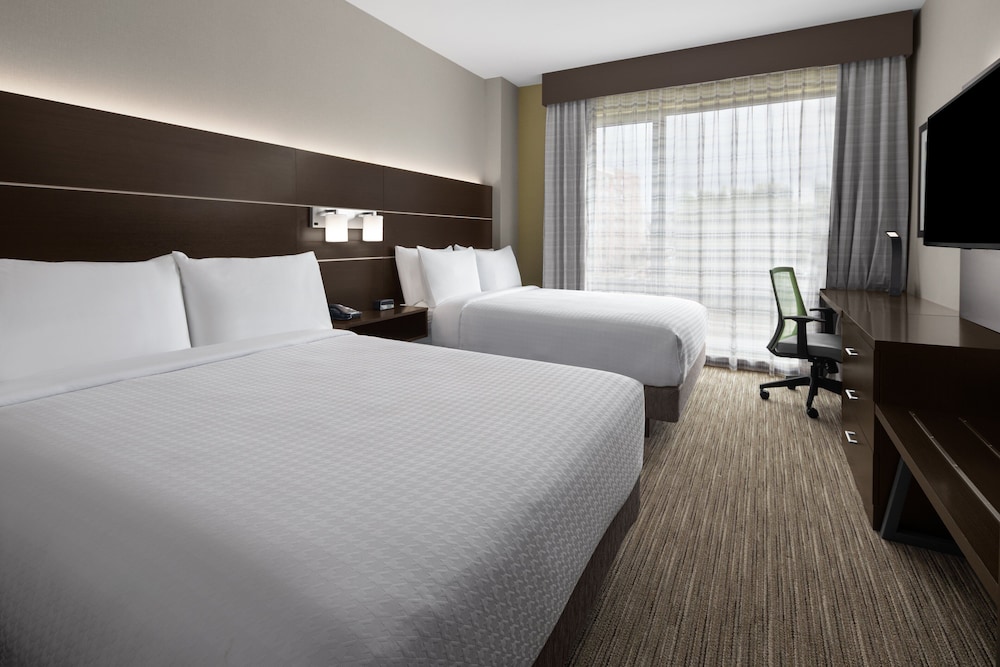 holiday inn express and suites woodside queens nyc