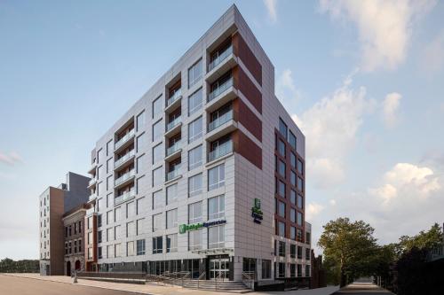 holiday inn express and suites woodside queens nyc
