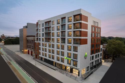 holiday inn express and suites woodside queens nyc
