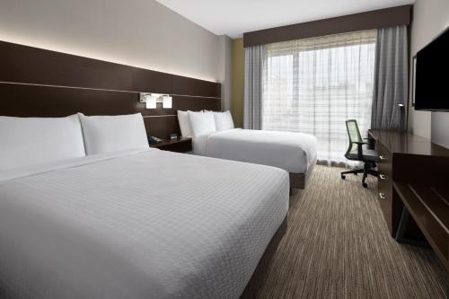 holiday inn express and suites woodside queens nyc