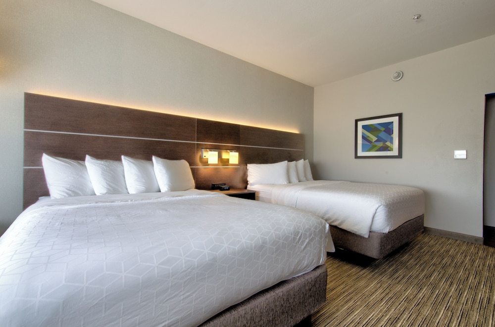 holiday inn express and suites onalaska la crosse