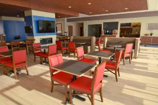 holiday inn express and suites onalaska la crosse