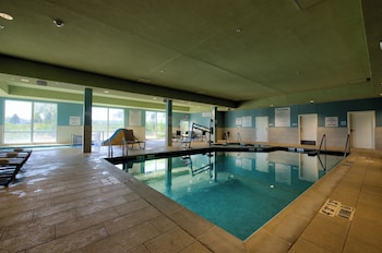 Holiday Inn Express & Suites Onalaska - La Crosse,,2.5 star