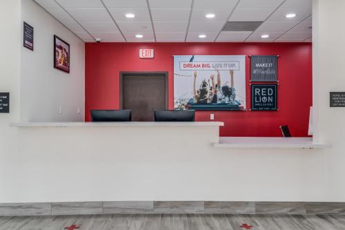 red lion inn and suites katy