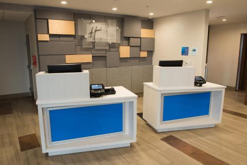 holiday inn express and suites louisville n jeffersonville