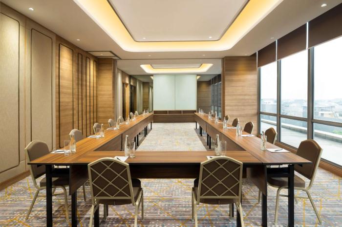 hilton garden inn jakarta taman palem