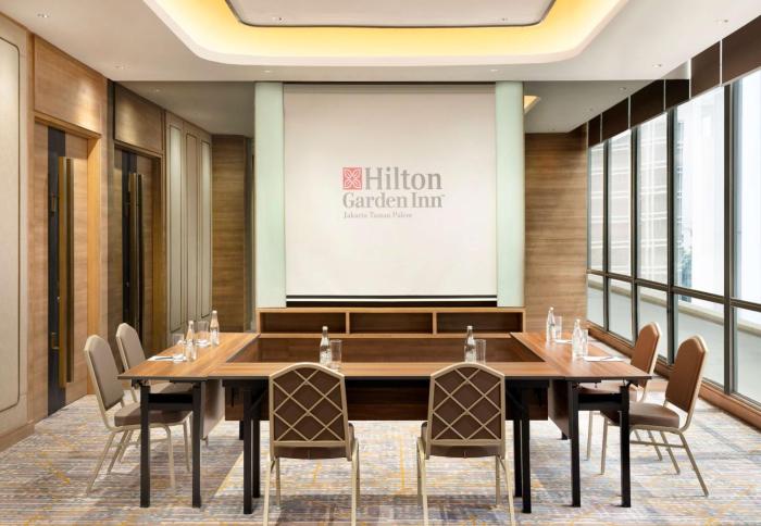 hilton garden inn jakarta taman palem