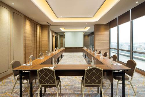 hilton garden inn jakarta taman palem