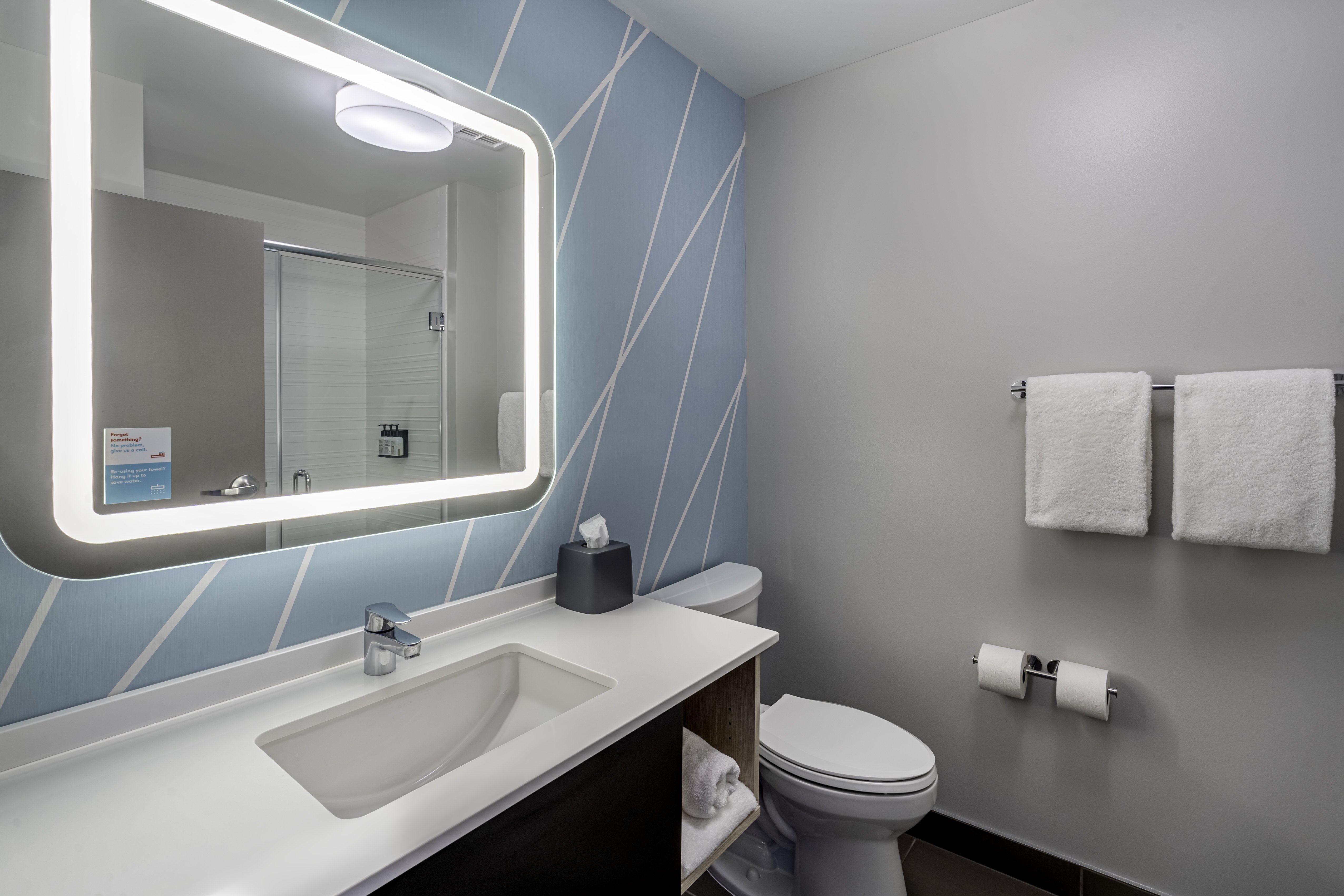 avid hotels milwaukee west waukesha an ihg hotel