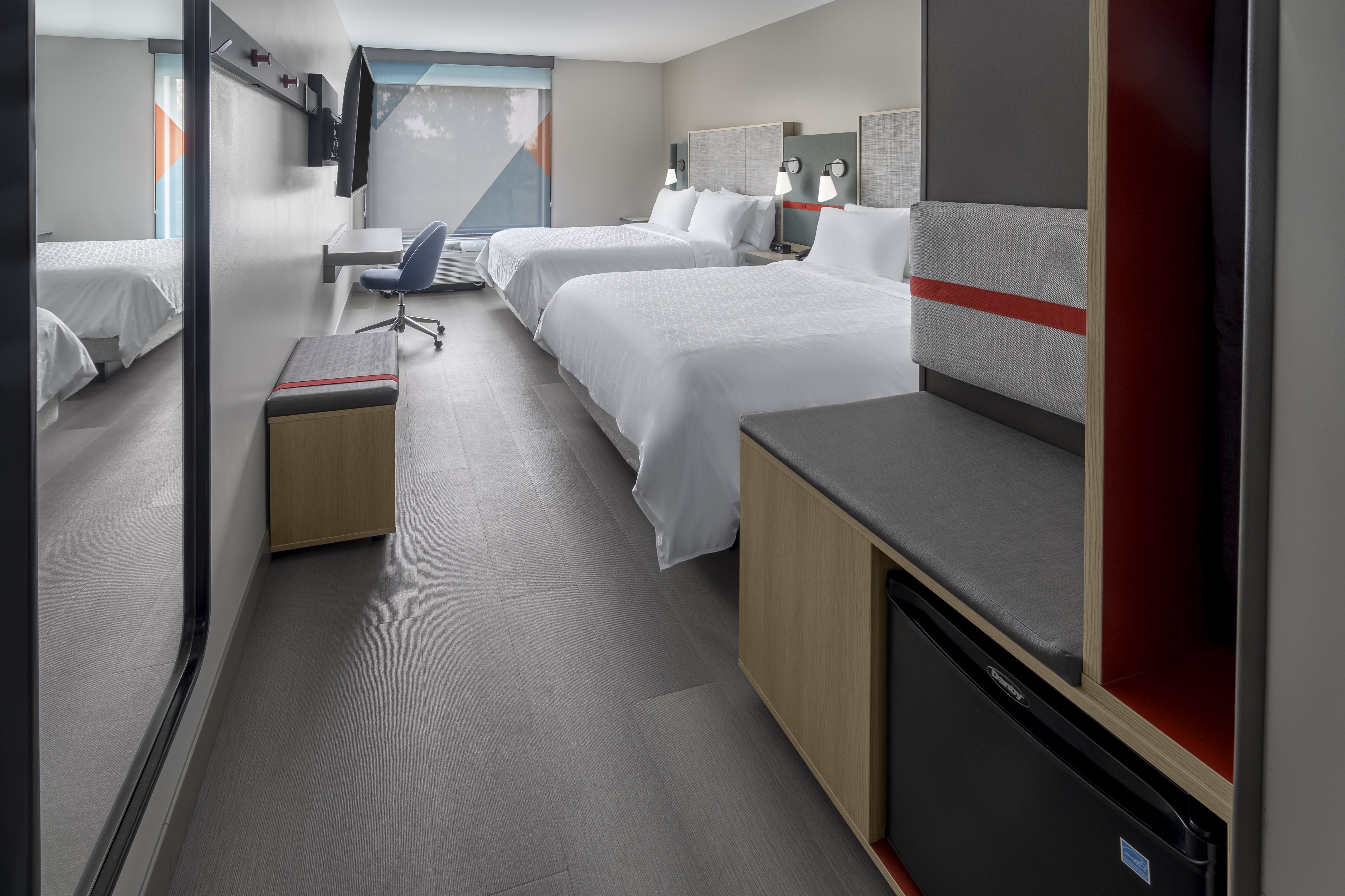 avid hotels milwaukee west waukesha an ihg hotel