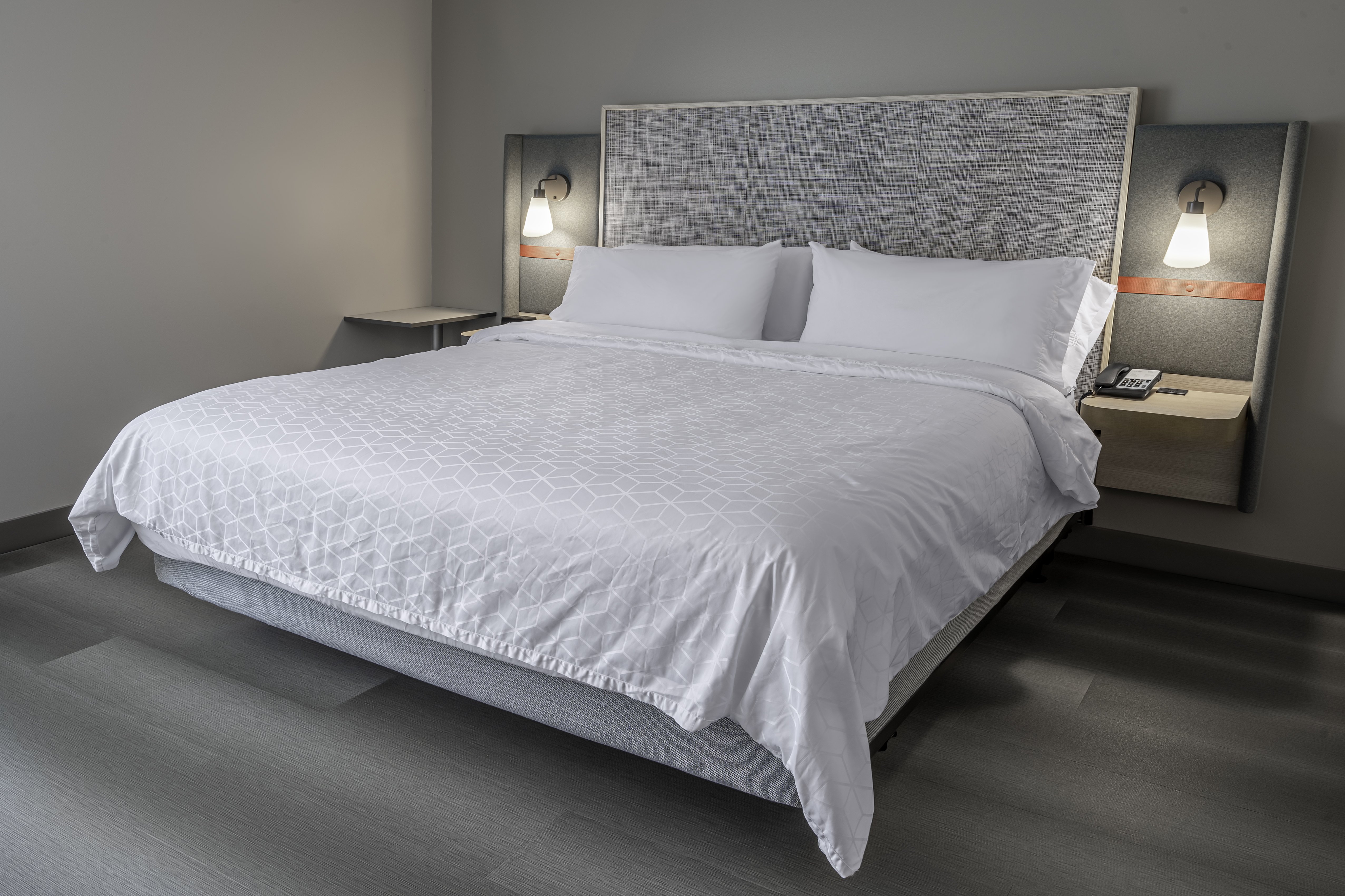 avid hotels milwaukee west waukesha an ihg hotel