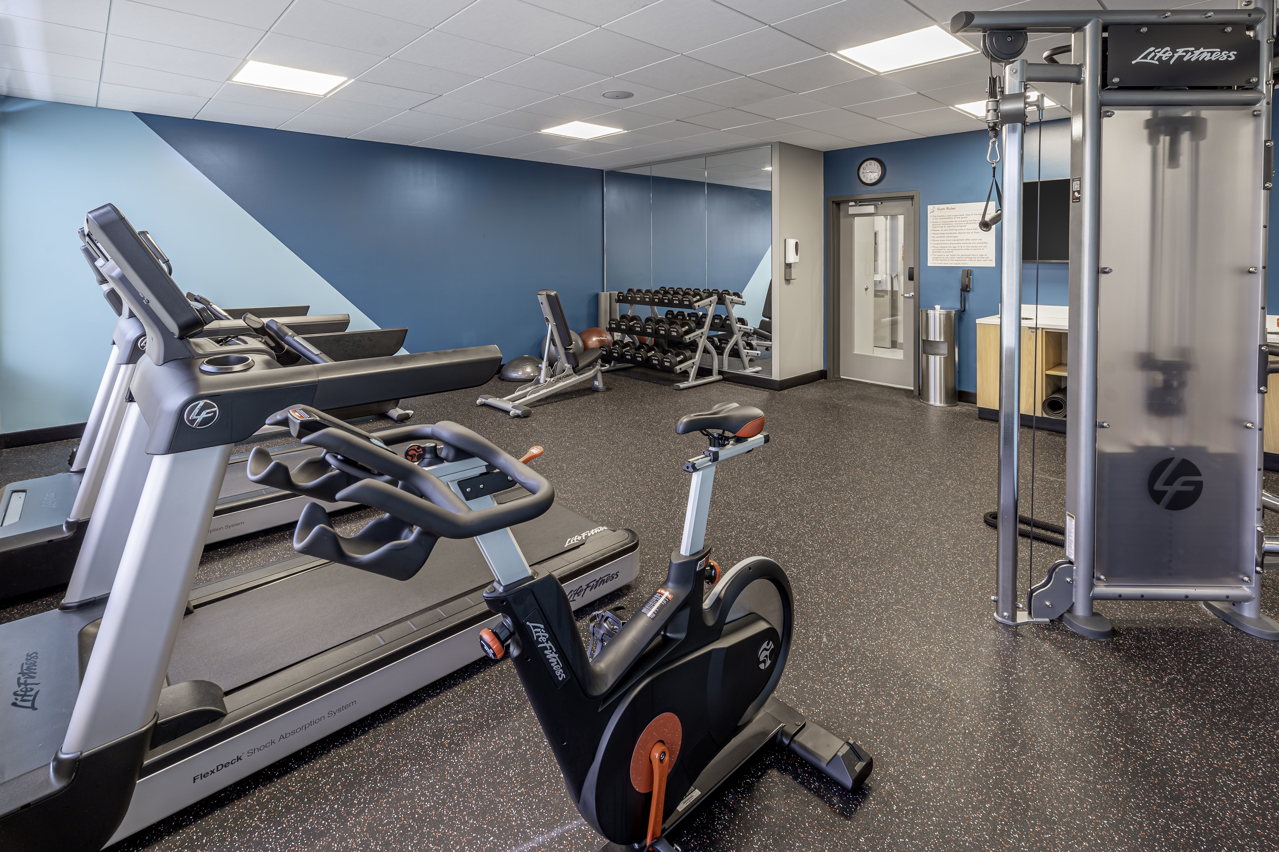 avid hotels milwaukee west waukesha an ihg hotel