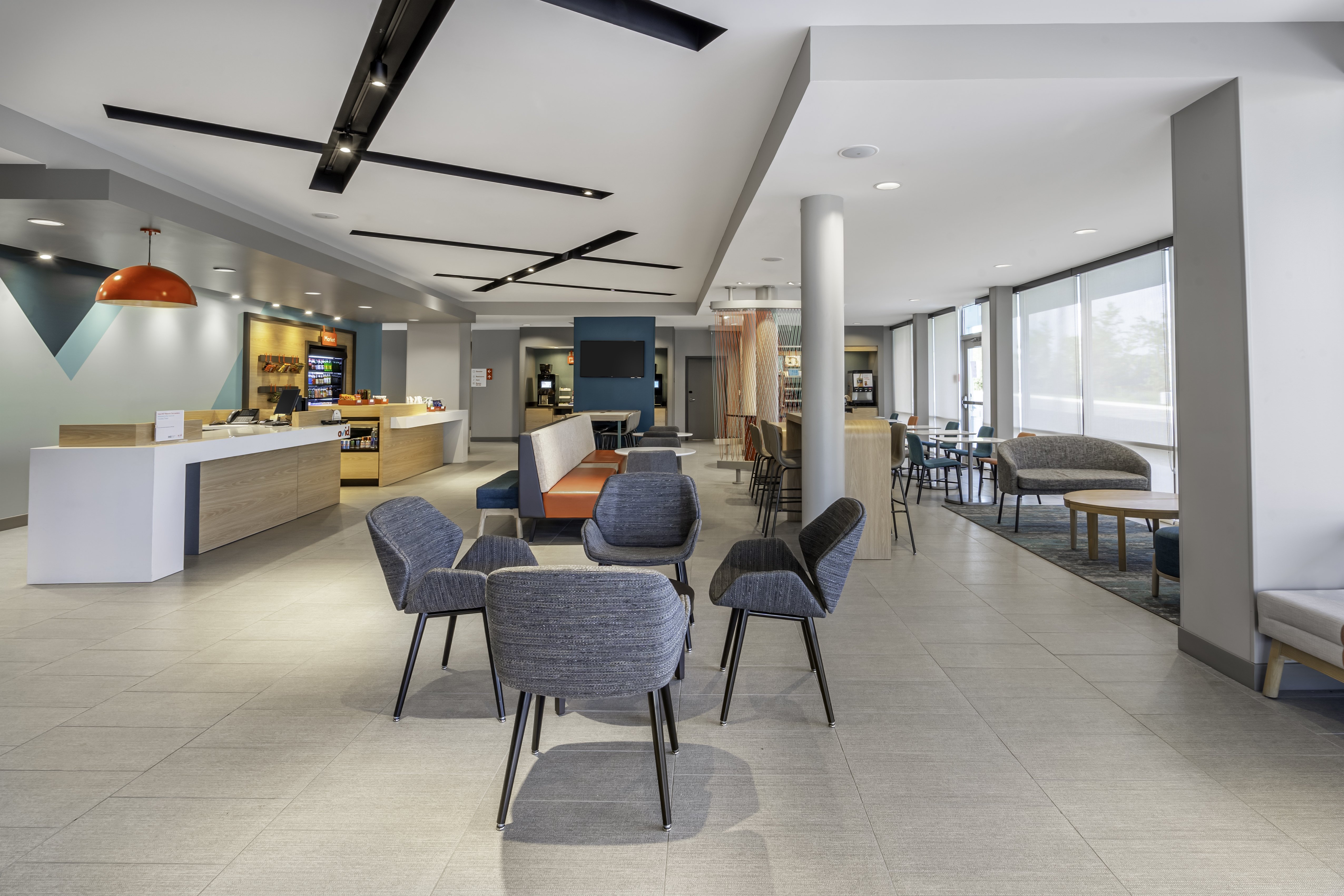 avid hotels milwaukee west waukesha an ihg hotel