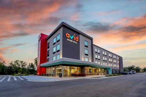 avid hotels milwaukee west waukesha an ihg hotel