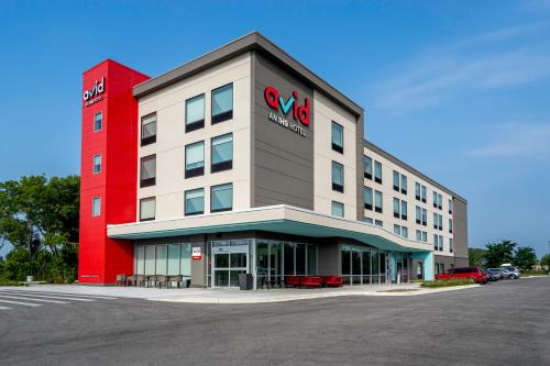 avid hotels milwaukee west waukesha an ihg hotel